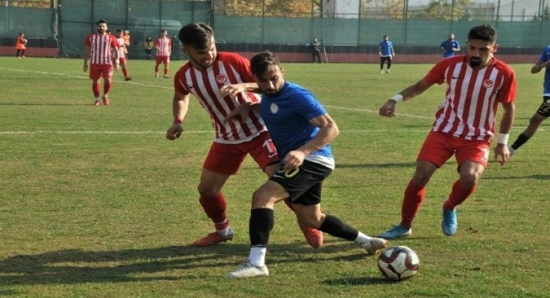 Karaköprü, evinde galip ayrıldı