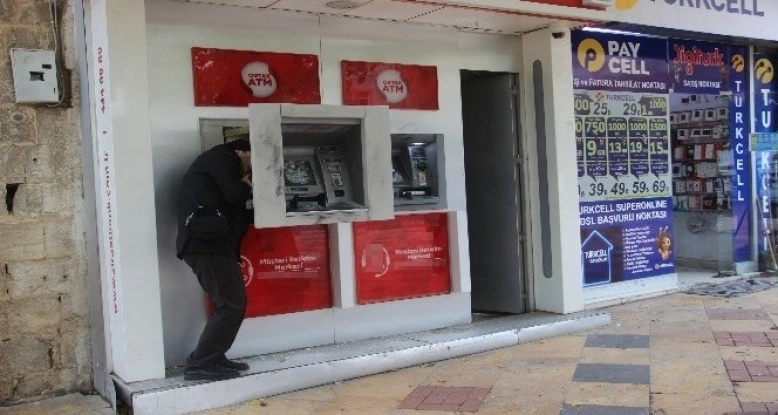 Şanlıurfa'da hırsızlar ATM'lere dadandı