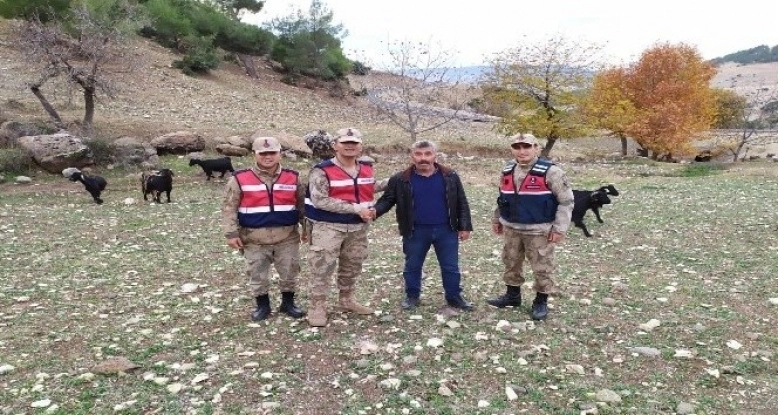 Kilis'te çiftçiyi dolandıran zanlılar yakalandı