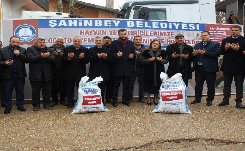 Şahinbey Belediyesi tarafından  hayvan yetiştiricilerine 7 bin ton yem desteği