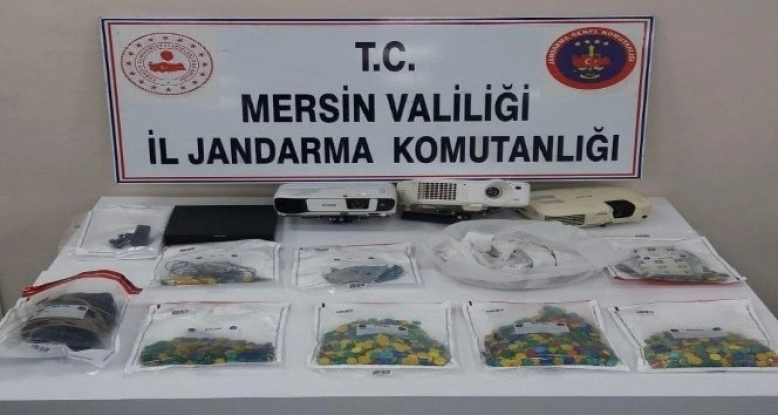 Mersin'de sendika binasına kumar operasyonu