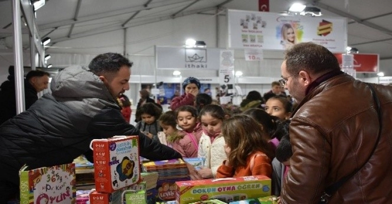 Mersin'de Tarsus Kitap Fuarı'na yoğun ilgi