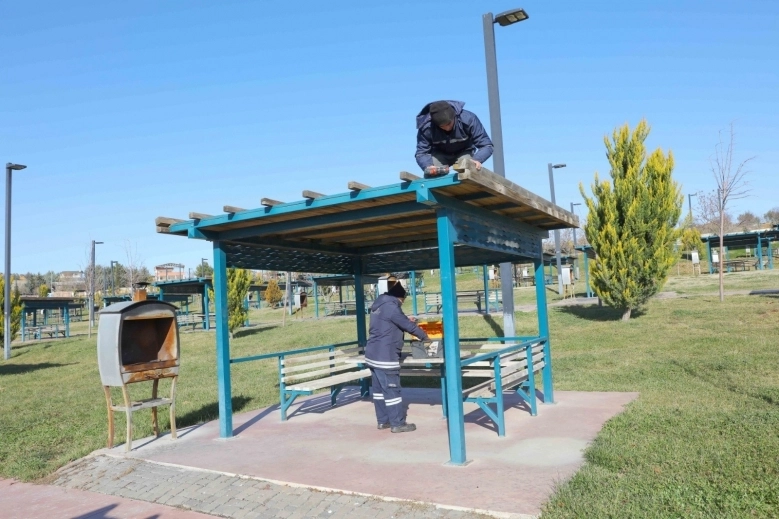 Gaziantep Büyükşehir, bahar temizliği için kolları sıvadı