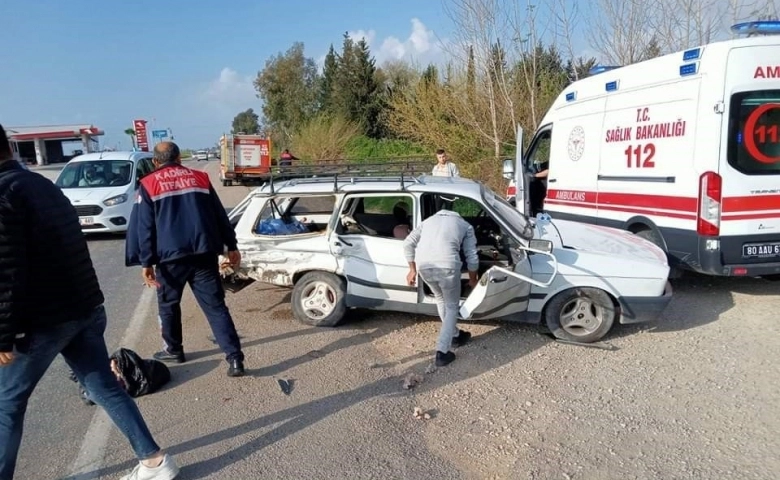 Osmaniye'de otomobiller çarpıştı: 1 ölü, 3 yaralı