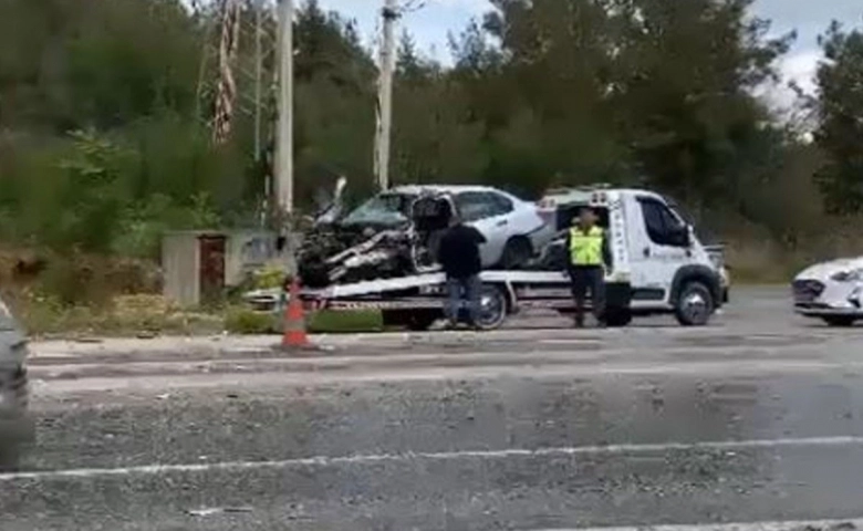 Otomobil ile tır çarpıştı bu feci kazada biri avukat 2 kişi öldü