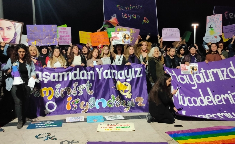 Mersin’de kadınlar gece yürüdü “Yaşamdan yanayız, feminist isyandayız”