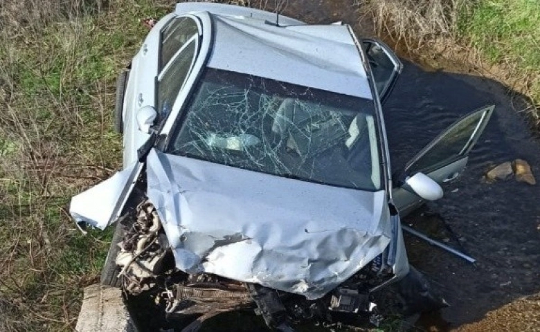 Gaziantep'te otomobil dereye uçtu: 1 ölü 1 yaralı