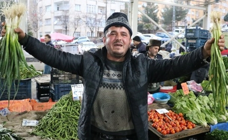 Pazarcıların yeni sloganı, ‘Korona virüse birebir’