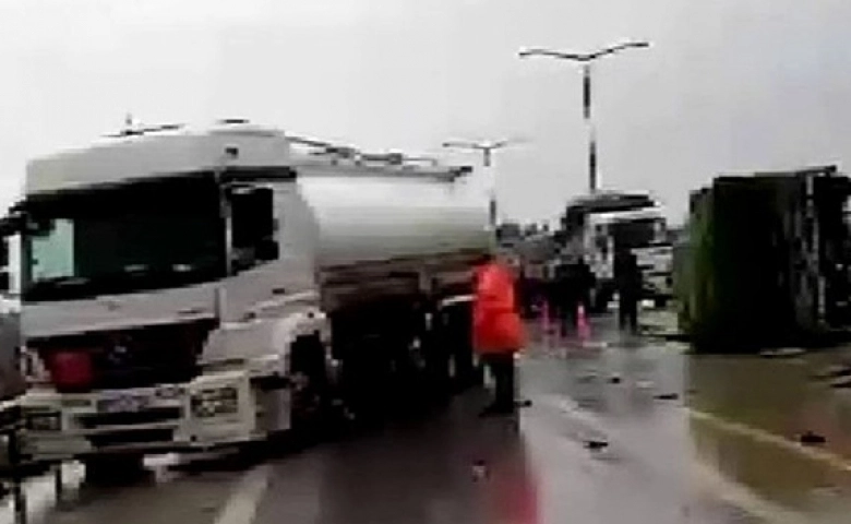 Gaziantep-Adana otobanında zincirleme trafik kazası 6 yaralı