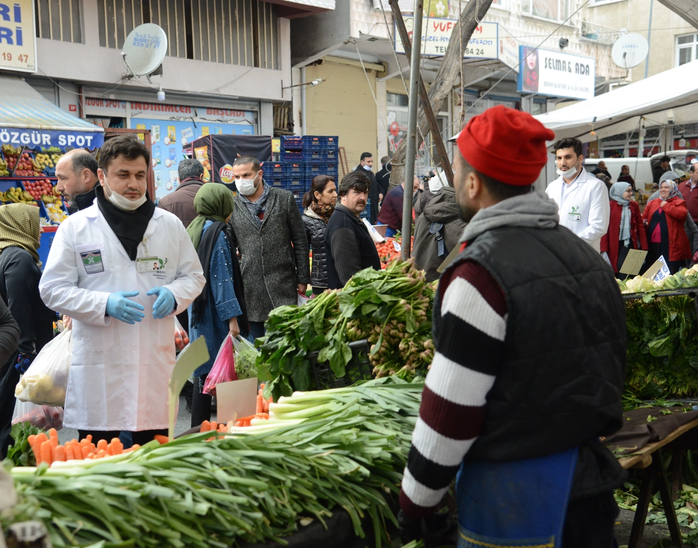 Pazar tezgahlarında korona virüs önlemi, seç al dönemi bitti