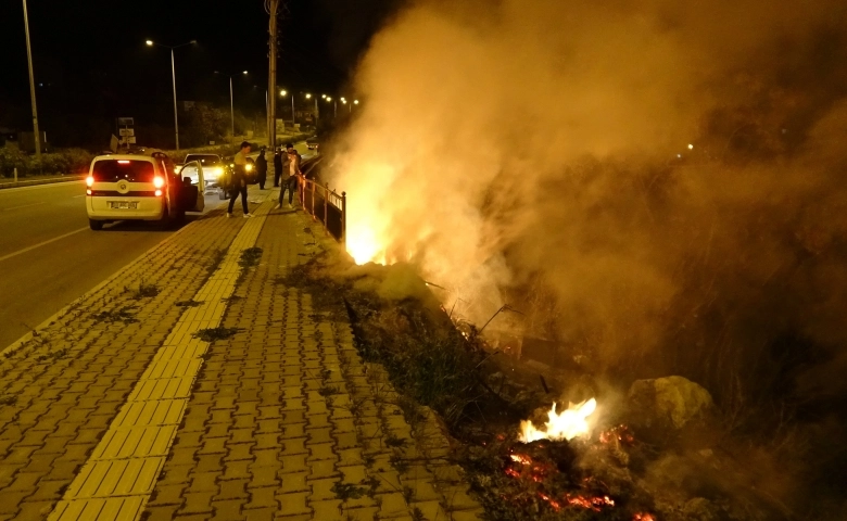 Mersin Antalya karayolu çevresinde 3 ayrı yangın