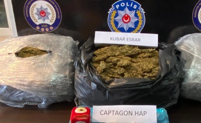 Portakal kasaları arasından 13 kilogram esrar çıktı