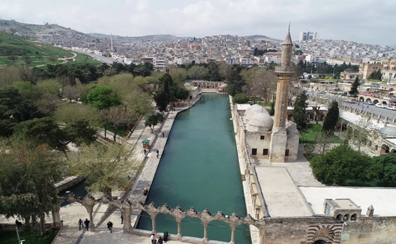 Boş kalan Balıklıgöl havadan görüntülendi 