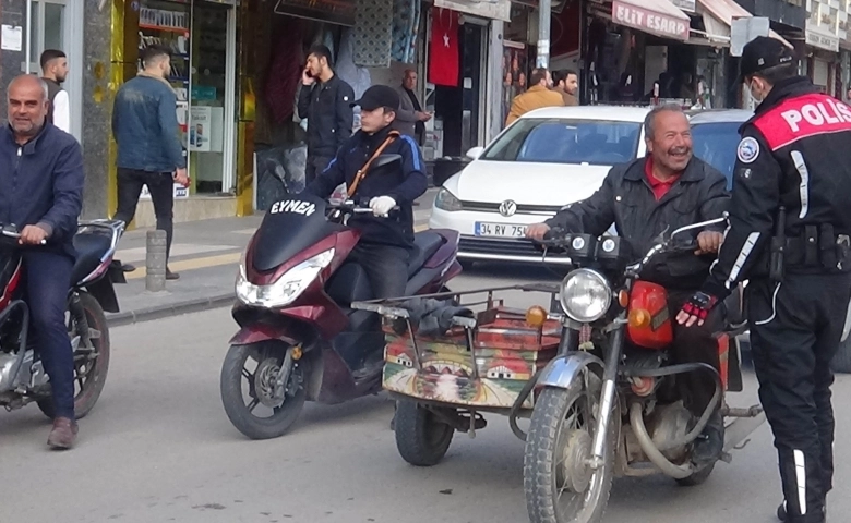 Kilis'te vatandaşlar yasaklara uymuyor