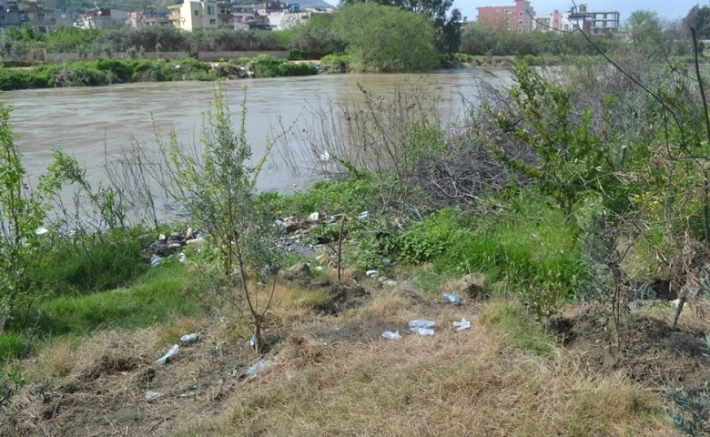 Asi Nehri'ne düşen genç hayatını kaybetti