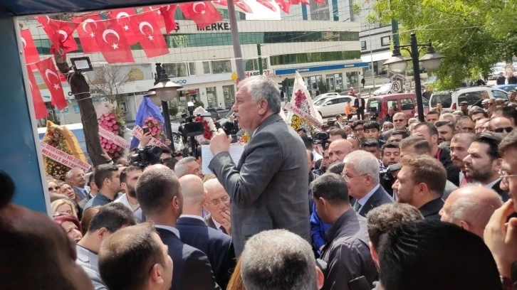 Millet İttifakının Cumhurbaşkanı Adayı Kılıçdaroğlu’nun seçim bürosu açıldı