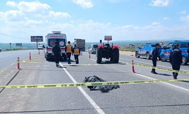 Adıyaman’da feci kaza , kamyon ile traktörün ezdiği genç öldü