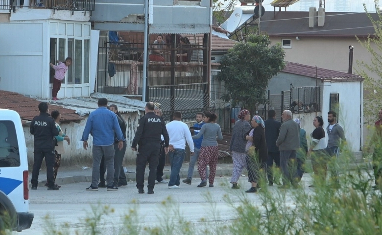 İki ailenin 2 gündür süren kavgası polisleri çileden çıkardı