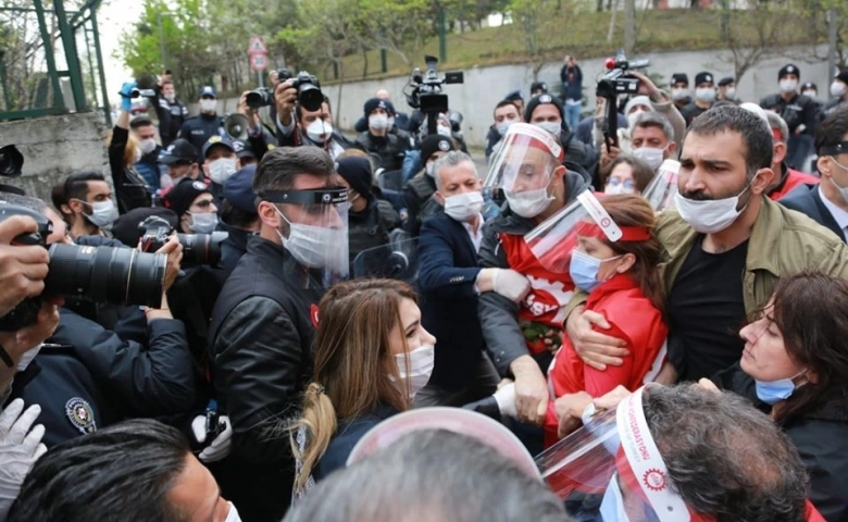 DİSK'e polis müdahalesi, genel başkanla birlikte 15 kişi gözaltında