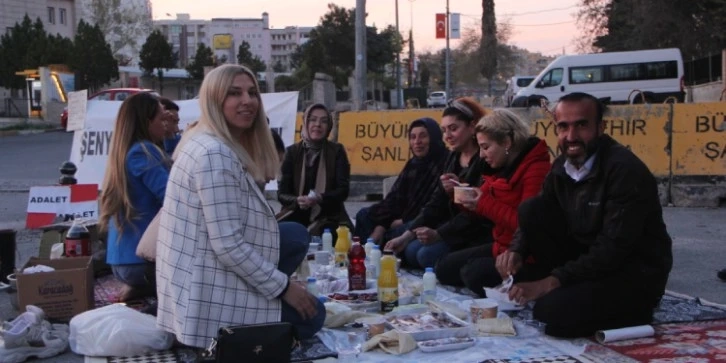 CHP’liler Urfa’da Şenyaşar ailesiyle iftar açtı