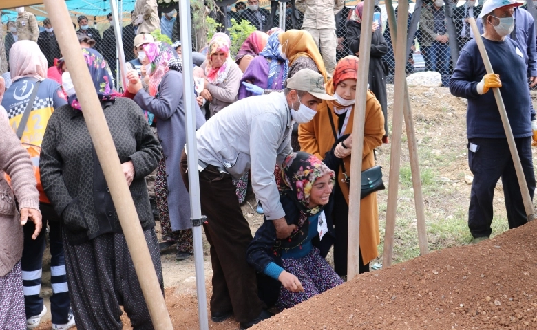 Kahramanmaraşlı şehit son yolculuğuna uğurlandı