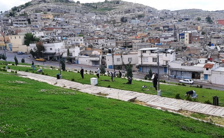 Şanlıurfa’da sosyal mesafeli namaz