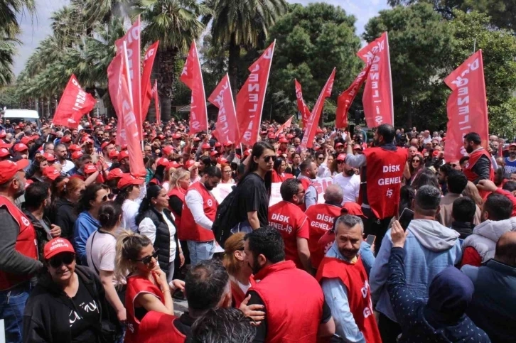 Toplu İş Sözleşmesi Görüşmeleri Tıkandı, 10 Bin İşçi Yarım Gün İş Bıraktı.