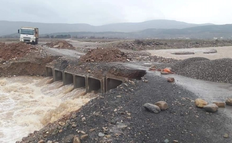 Kahramanmaraş ilçelerinde yollar harabe