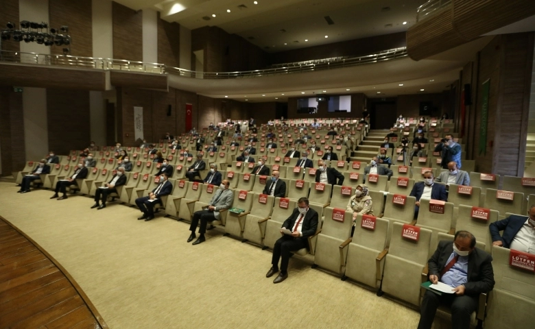 Büyükşehir Belediye meclisinde korona virüs tedbiri alındı