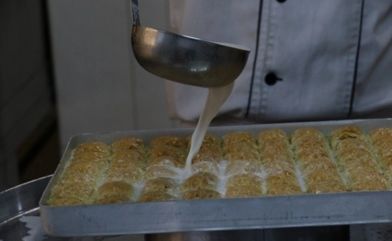 Soğuk baklava üretti, şimdi siparişlere yetişemiyor