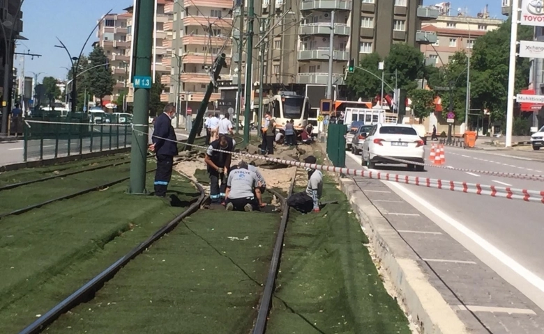 Gaziantep’te tramvay raydan çıktı