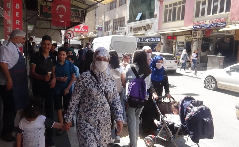 Kilis'te çocuklar dışarı çıktı