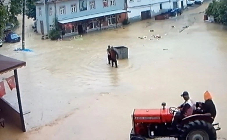 Bursa'yı sel aldı