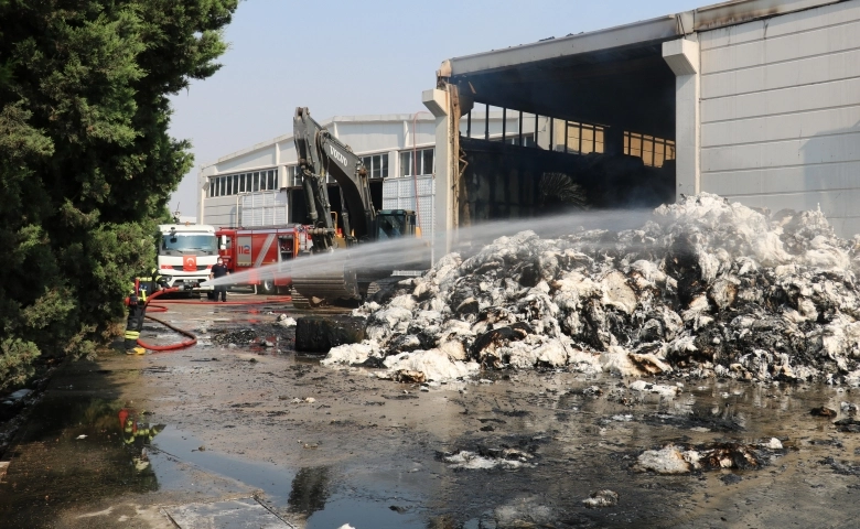 Fabrikadaki yangının boyutu gün ağarınca ortaya çıktı