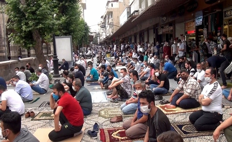 Gaziantep’te polis sahaya indi  