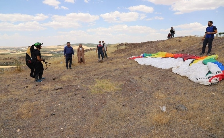 Şanlıurfa’da Yamaç Paraşütü ilgi odağı oldu  