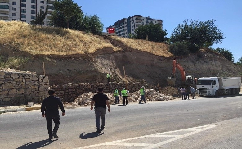 Petrol Caddesi’ne istinat duvarı  