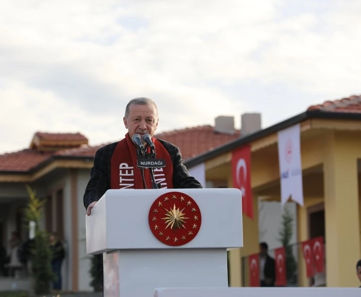 Cumhurbaşkanı Erdoğan Belpınar’da köy evlerinin anahtar teslim törenine katıldı