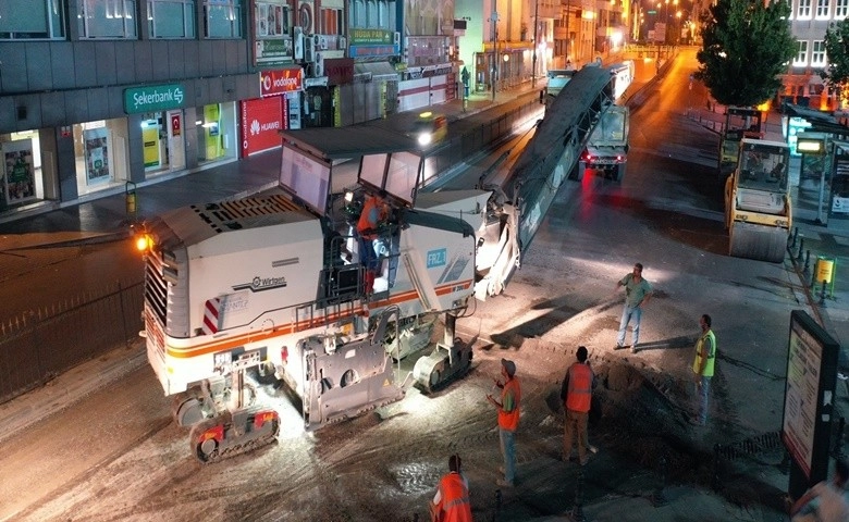 Hürriyet caddesi'nde asfalt yenileme ve kaldırım çalışması tamamlandı  