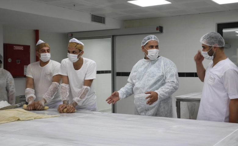 Gaziantep'te Bayram öncesi baklavacılara denetim