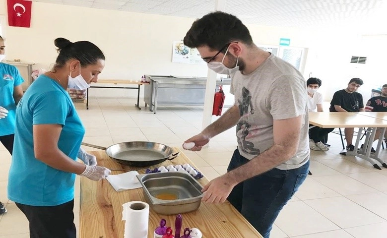 Kampüse Merhaba’ projesi ile evden uzakta yaşamayı öğreniyor