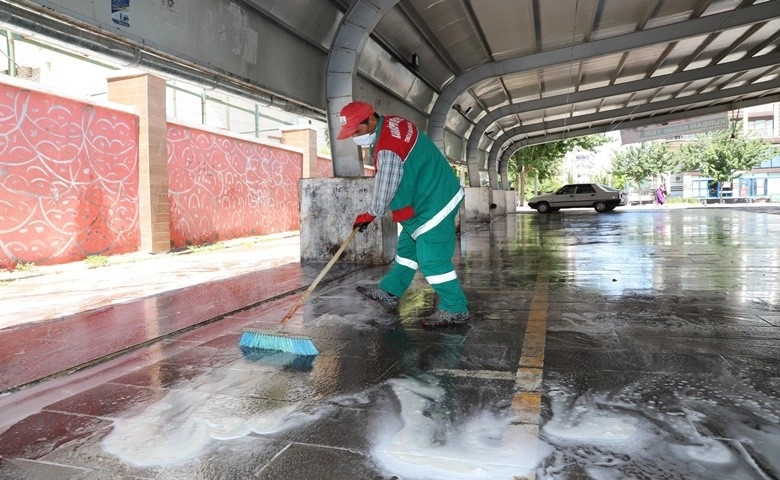 Kurban kesim sonrası dezenfekte çalışması  