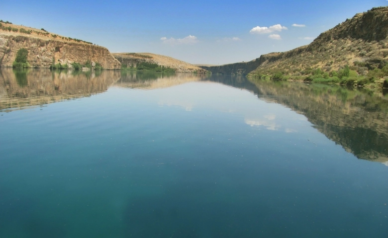 Fırat Nehri'ne giren 2 genç boğuldu