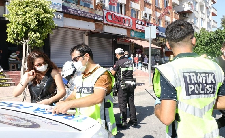 Yaya geçidini kullanmadılar, cezayı yediler