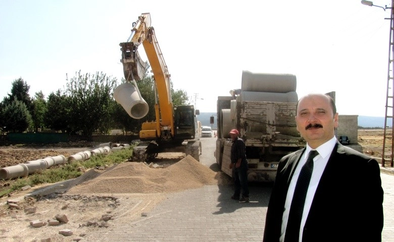 Araban’da yağmur sularına çözüm için ilk kazma vuruldu  