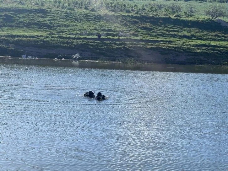 Adıyaman’da baraj gölüne gren bir genç boğularak hayatını kaybetti