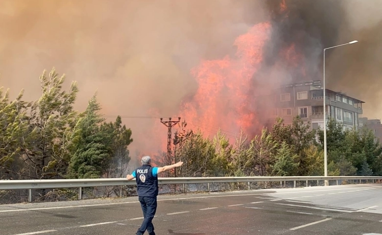 Yanan yer tekrar alevlendi, bir evde tüp patladı  