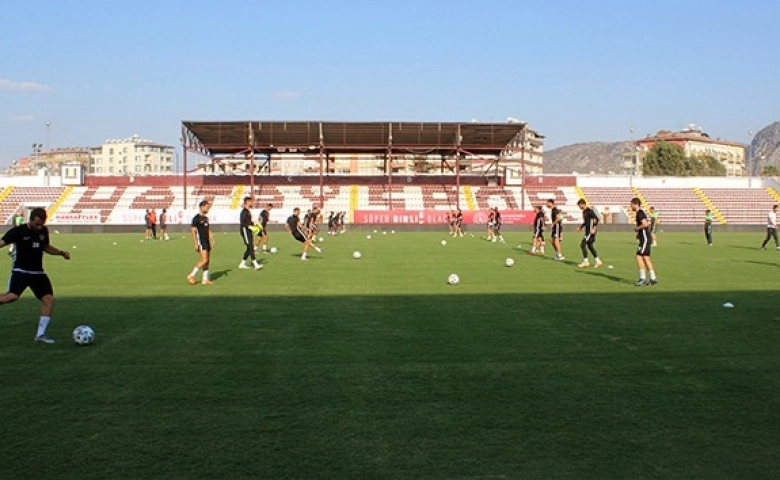 Hatayspor'da 3 futbolcunun testi pozitif çıktı