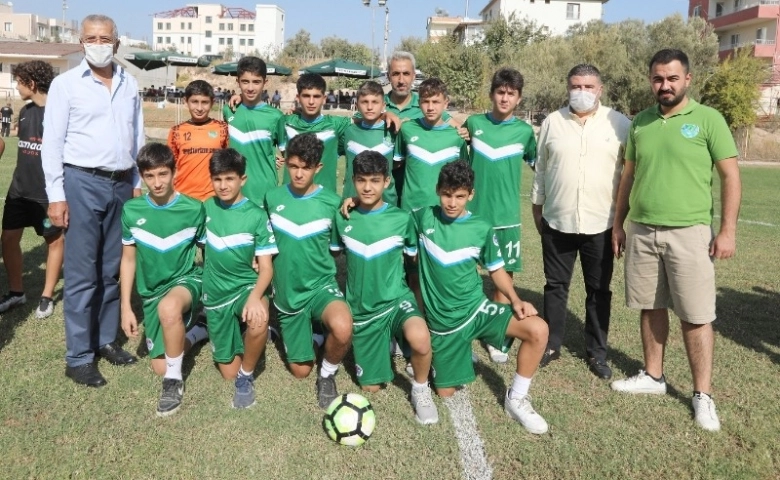 Mezitli’de Başkan Tarhan 29 Ekim için U-14 Futbol Turnuvasını başlattı