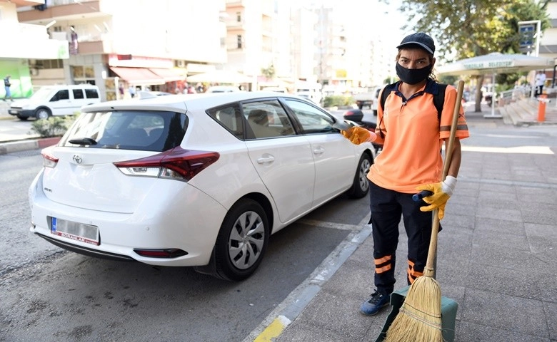 Temizlik işçisi kadından örnek davranış